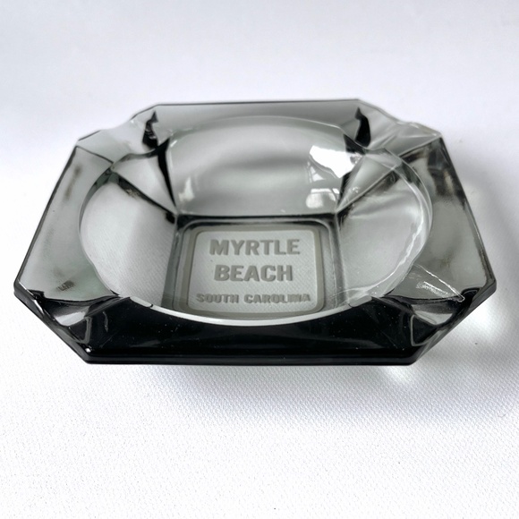 Pair of Mid Century Smoke Grey Glass Ashtrays Myrtle Beach Souvenir - Picture 3 of 7